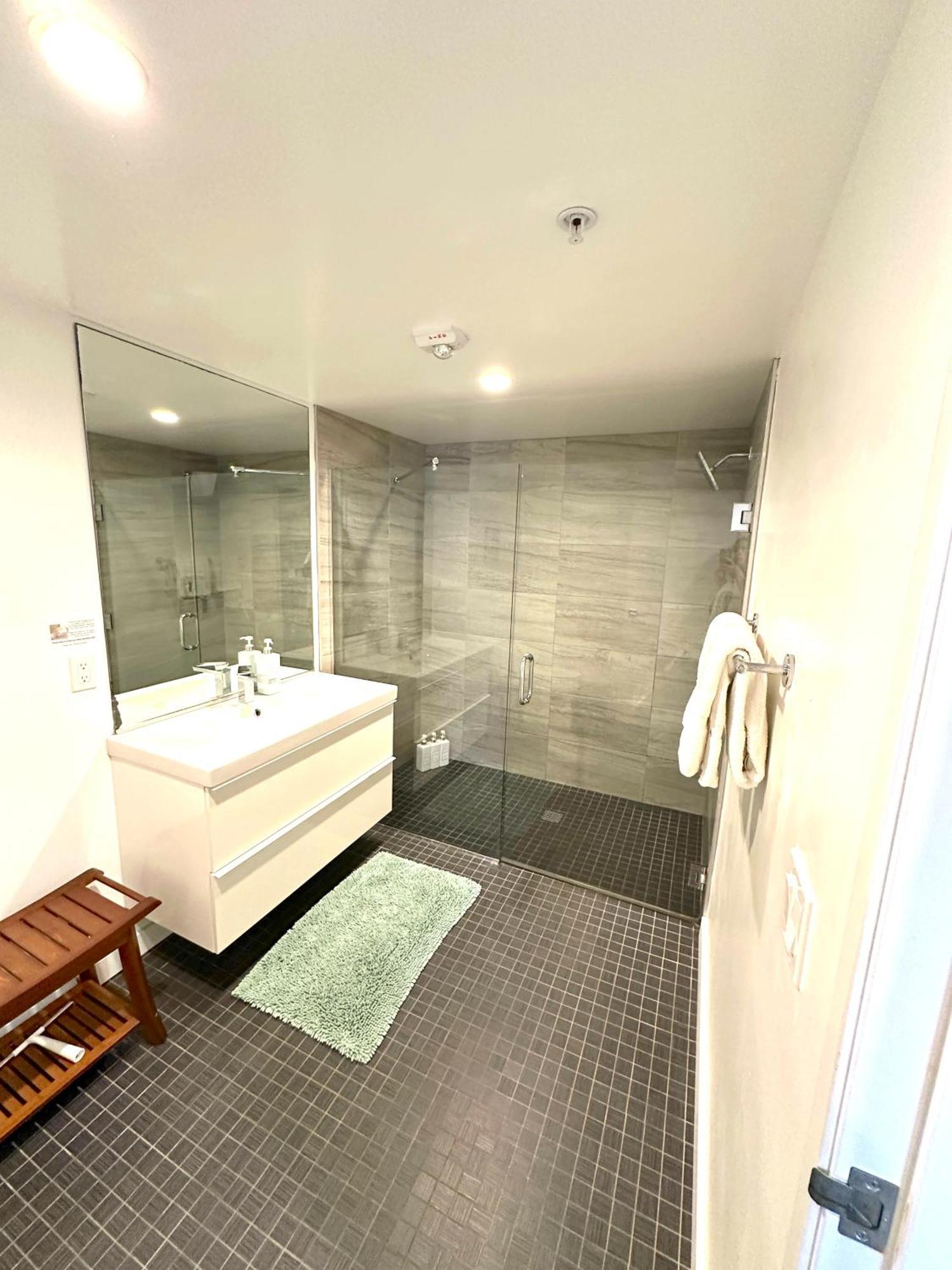 Апартаменты Modern 2 Bdrm W/Parking In The Heart Of Hillcrest Сан-Диего Экстерьер фото